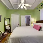 Burgundy Cottage - Just Steps To Both The French Quarter & Frenchman St!