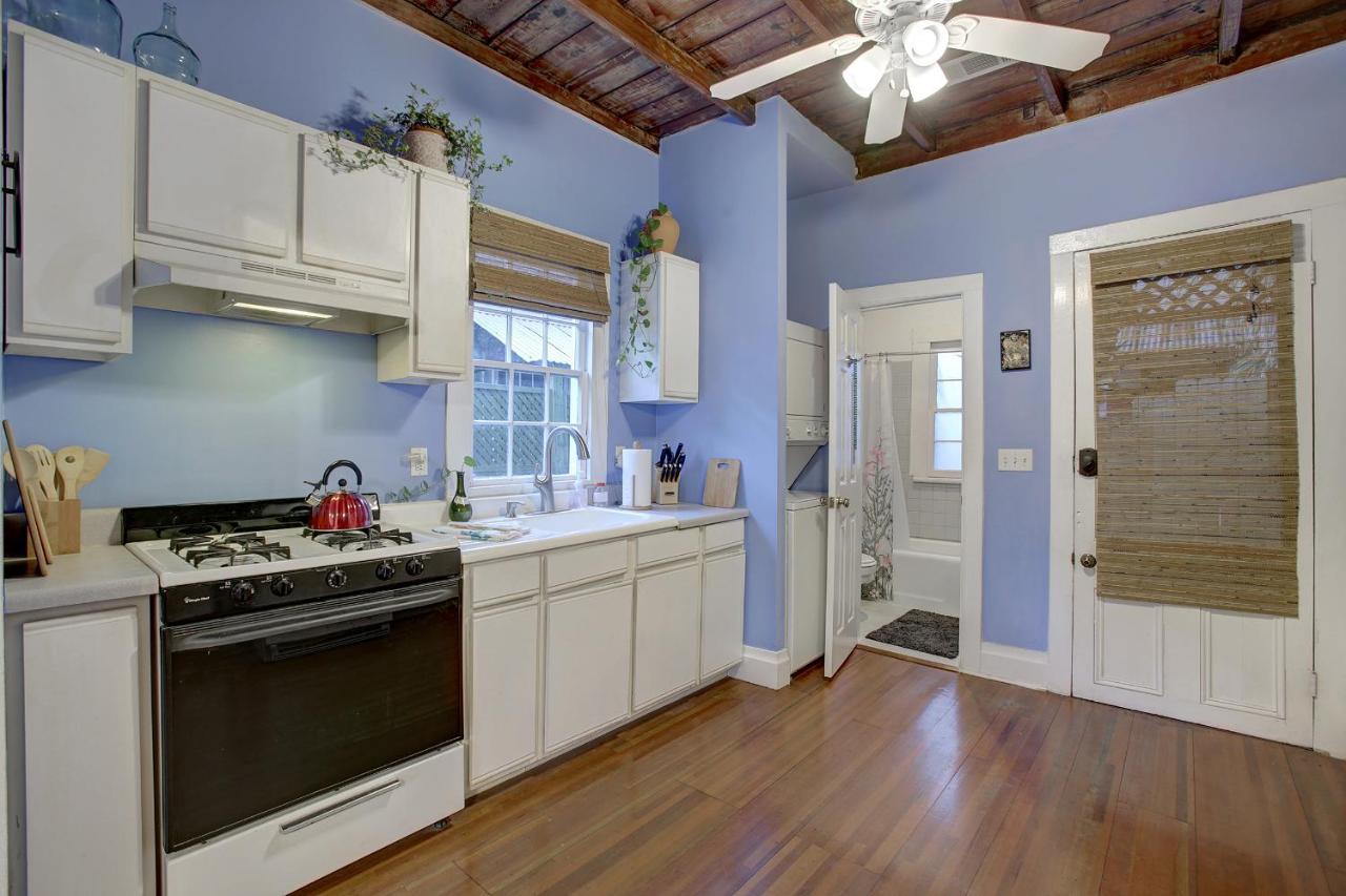 Burgundy - Just Steps To Both The French Quarter & Frenchman St! Holiday home